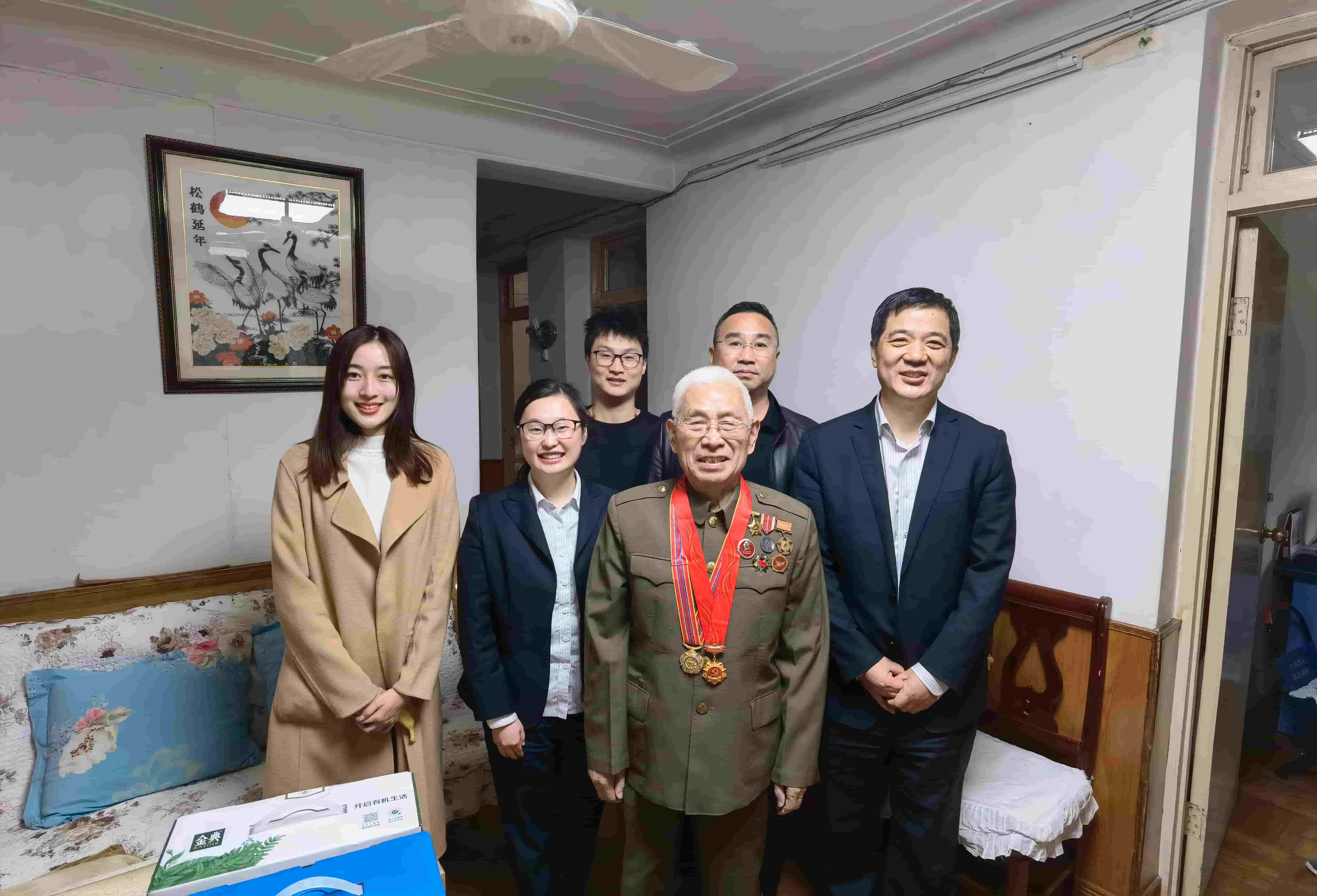 freecompress-2021年11月19日，東華科技聯合合肥市軍隊離退休干部第四干休所黨支部，看展“憶黨史、悟初心、擔使命”主題活動